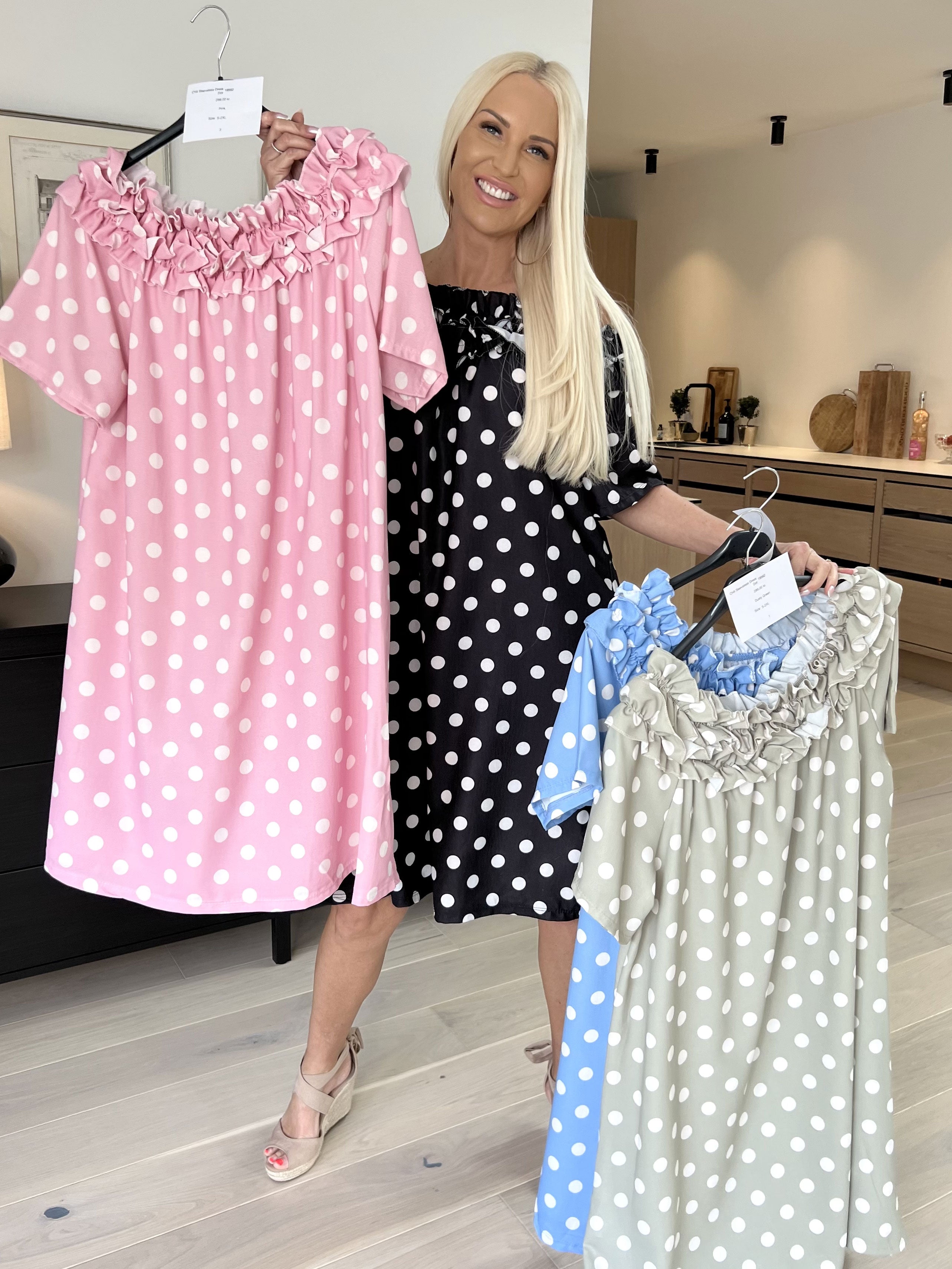 Chili Sleeveless Dress Dot - Kjole med prikker og flæser